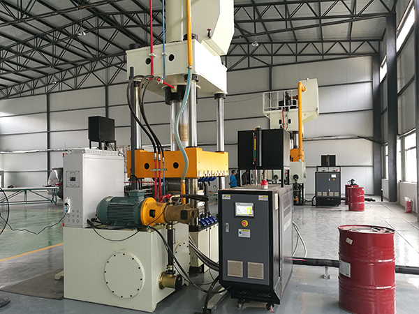 芳纶纤维成型模温机2 芳纶纤维成型模温机2