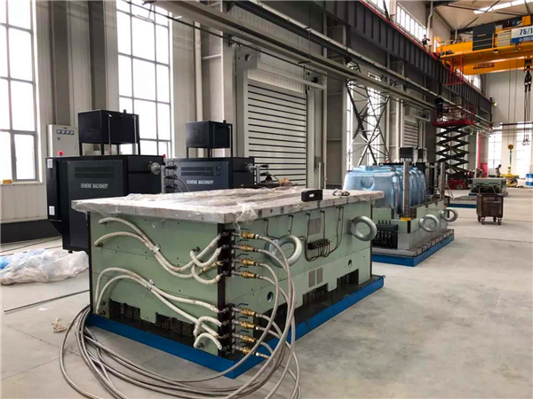 炭纤维复合材料成型方法 炭纤维复合材料成型方法