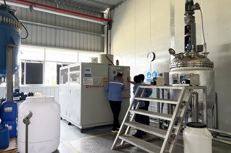 玻璃膜液反应釜防爆冷热一体水温机「欧能机械」